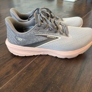 Brooks Launch 10 Gray/Peach Size 10 Running Shoe